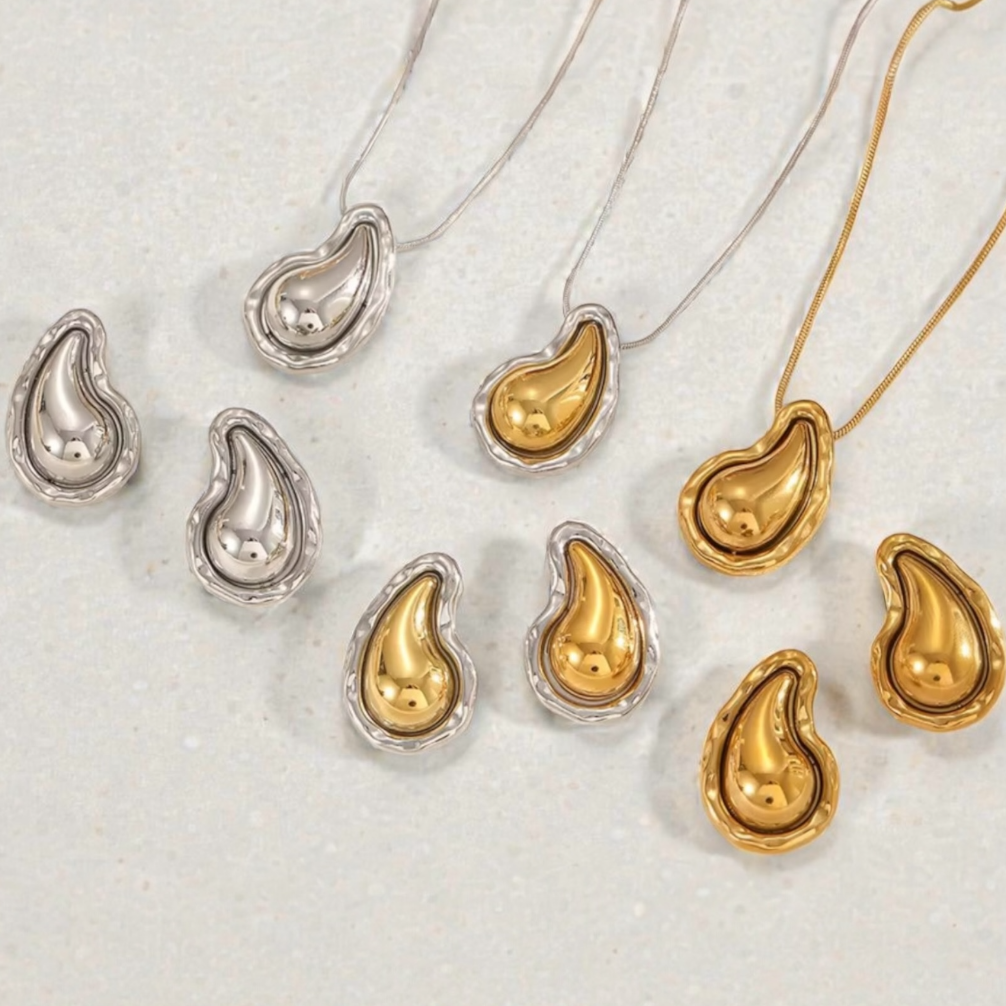 Collier et boucle d'oreille Goutte