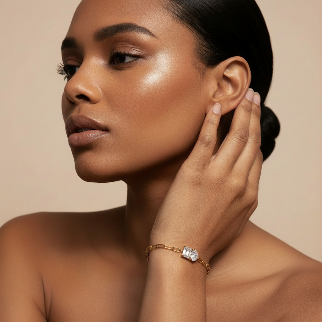 Bracelet porté - queue de cheval haute