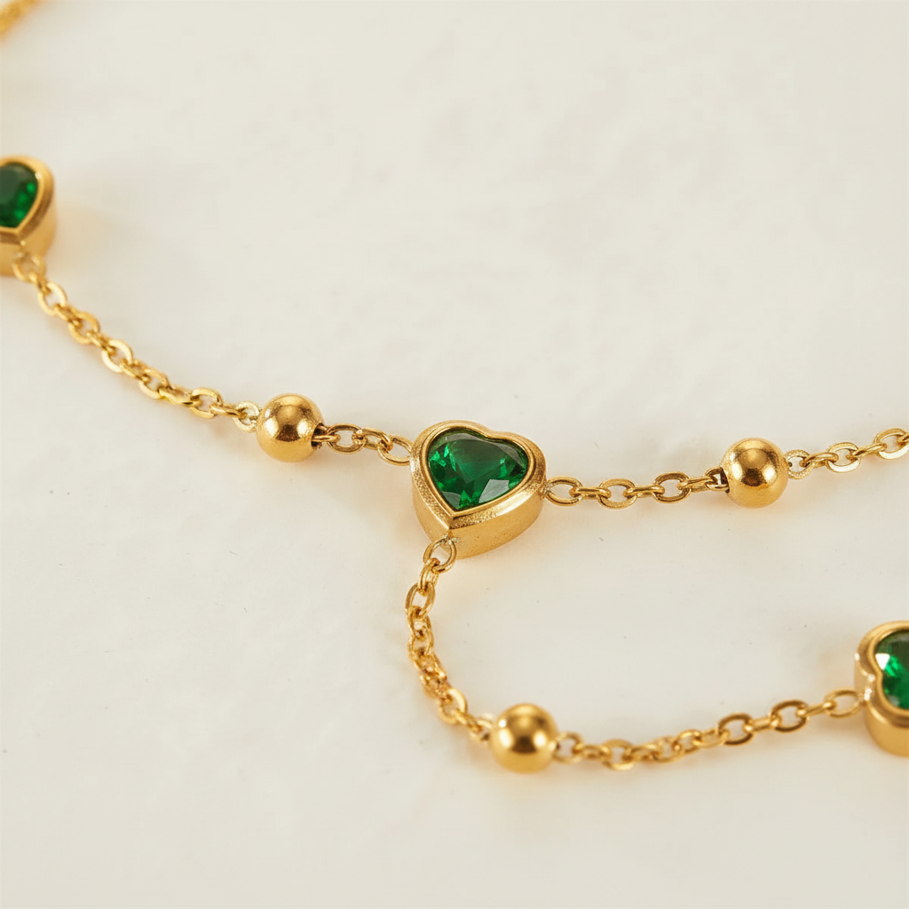 Zoom sur les cœurs en cristal émeraude